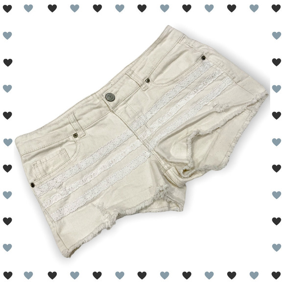 SO Juniors 11 Cream Distressed Shorts with White Lace Detailing - Picture 1 of 9